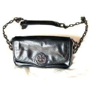 Black Tory Burch clutch